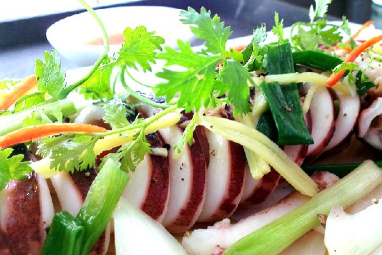 Mực lá hấp
